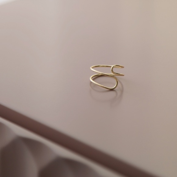 Minimalist Midi Ring | 14k Gold Plated - Picture 2 of 8